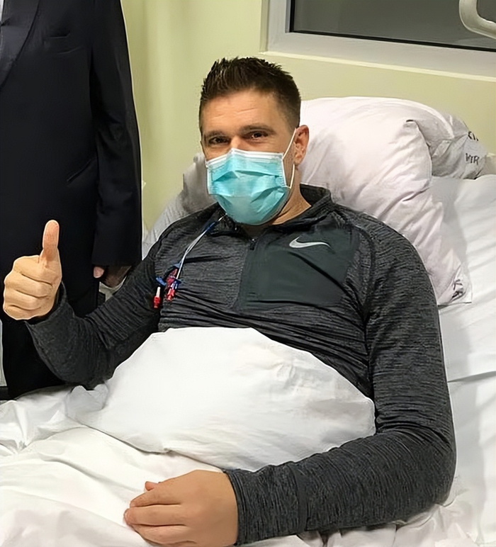 前英超锋线杀手连换三肾与命运死磕