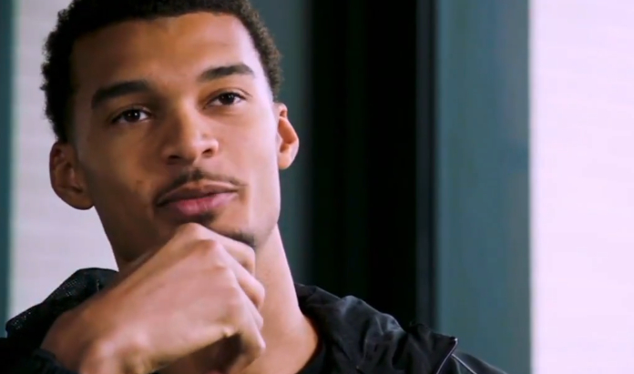 文班亚马回忆与奥拉朱旺会面：传承篮球智慧