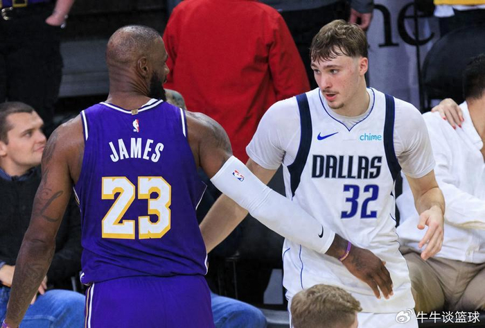 湖人客场负独行侠，季后赛对决引期待