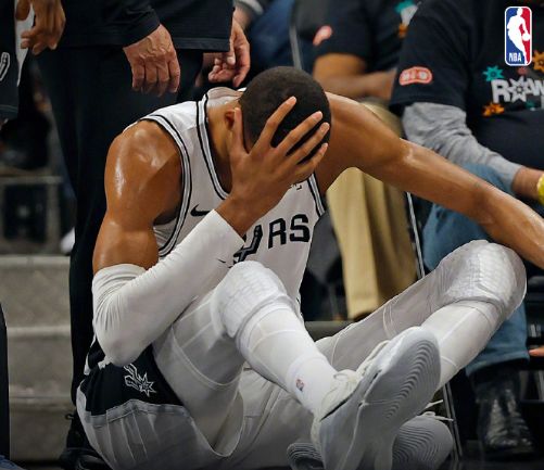 开拓者亨德森31分助队掀翻马刺 文班亚马伤退系